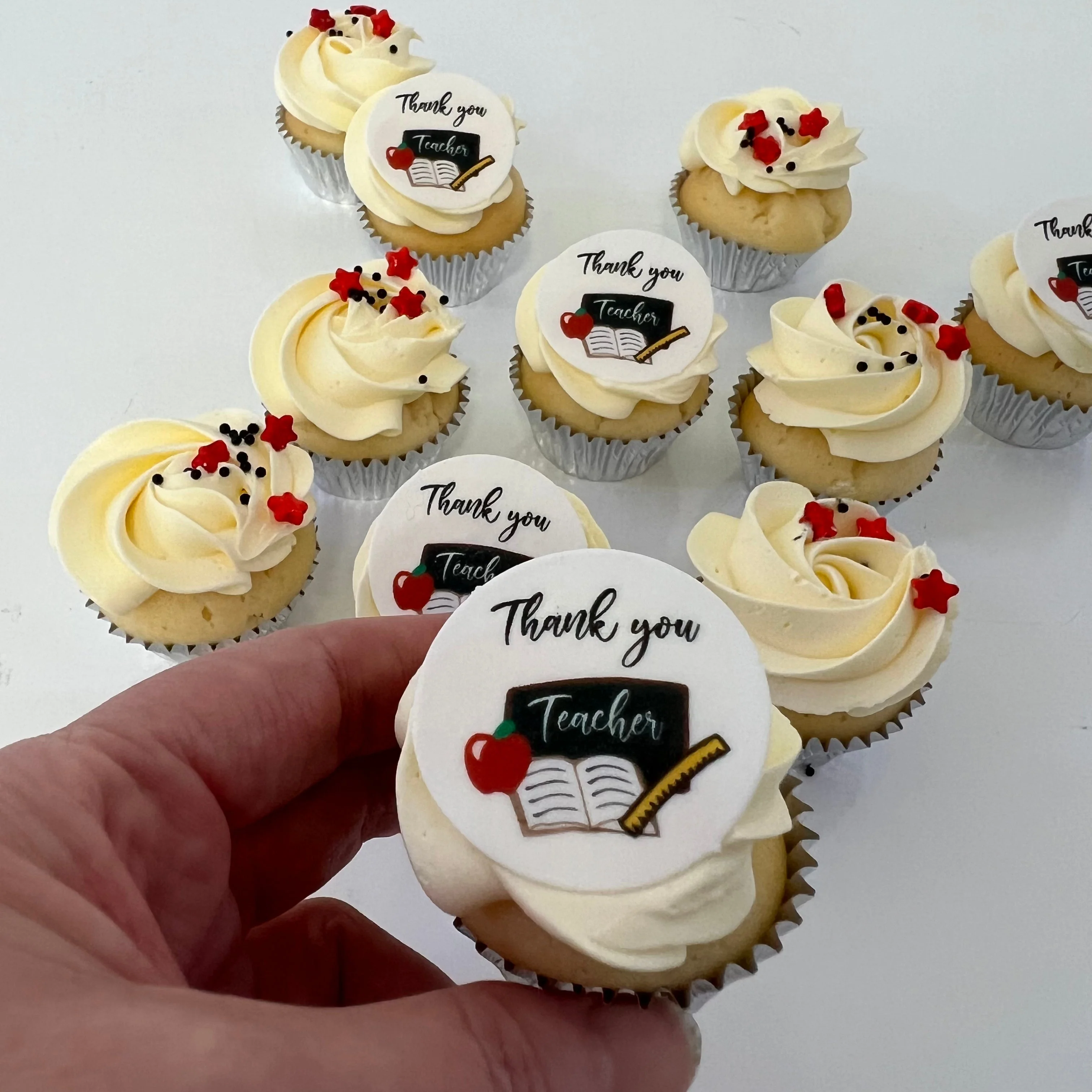 Corporate logo mini cupcakes - Image 3