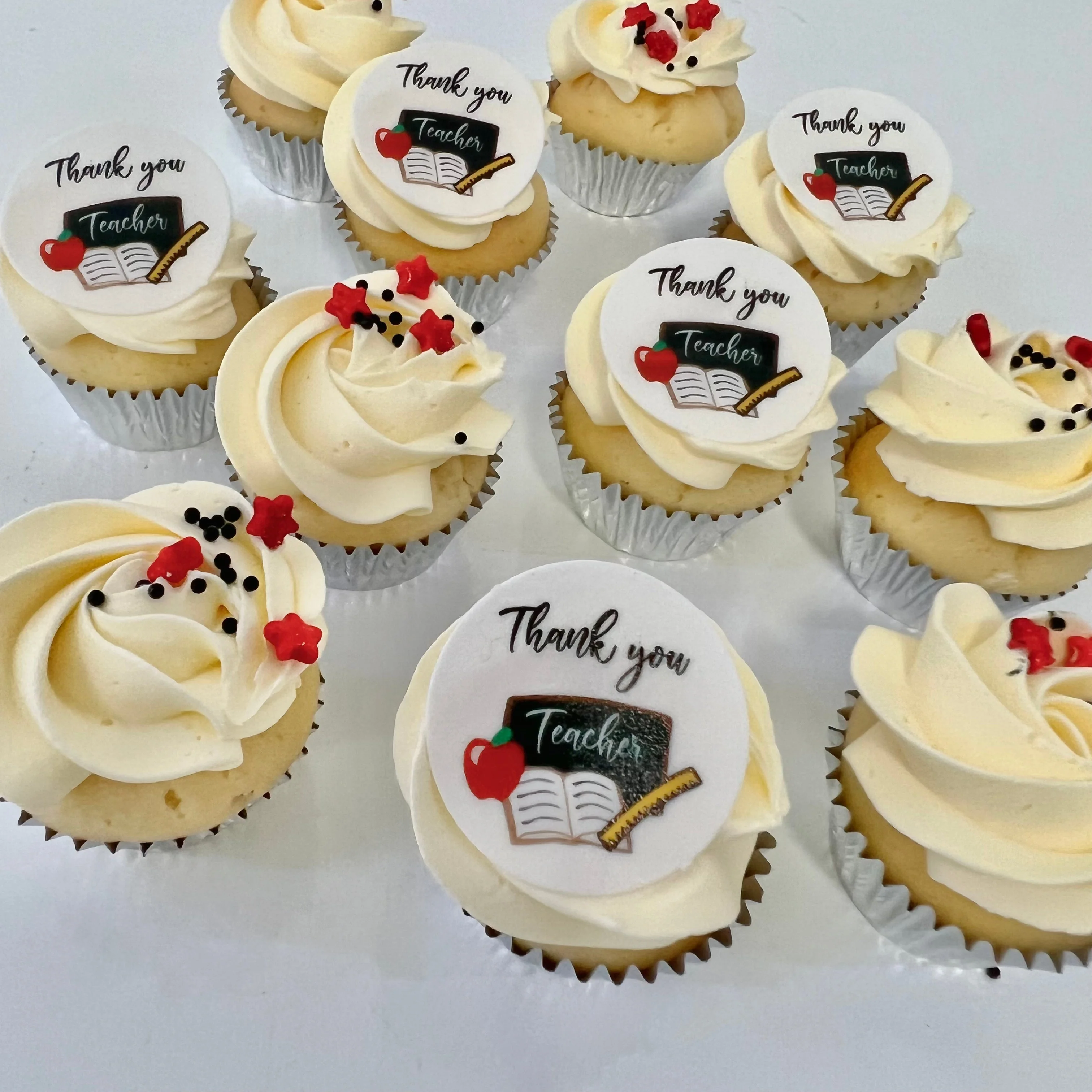 Corporate logo mini cupcakes - Image 4