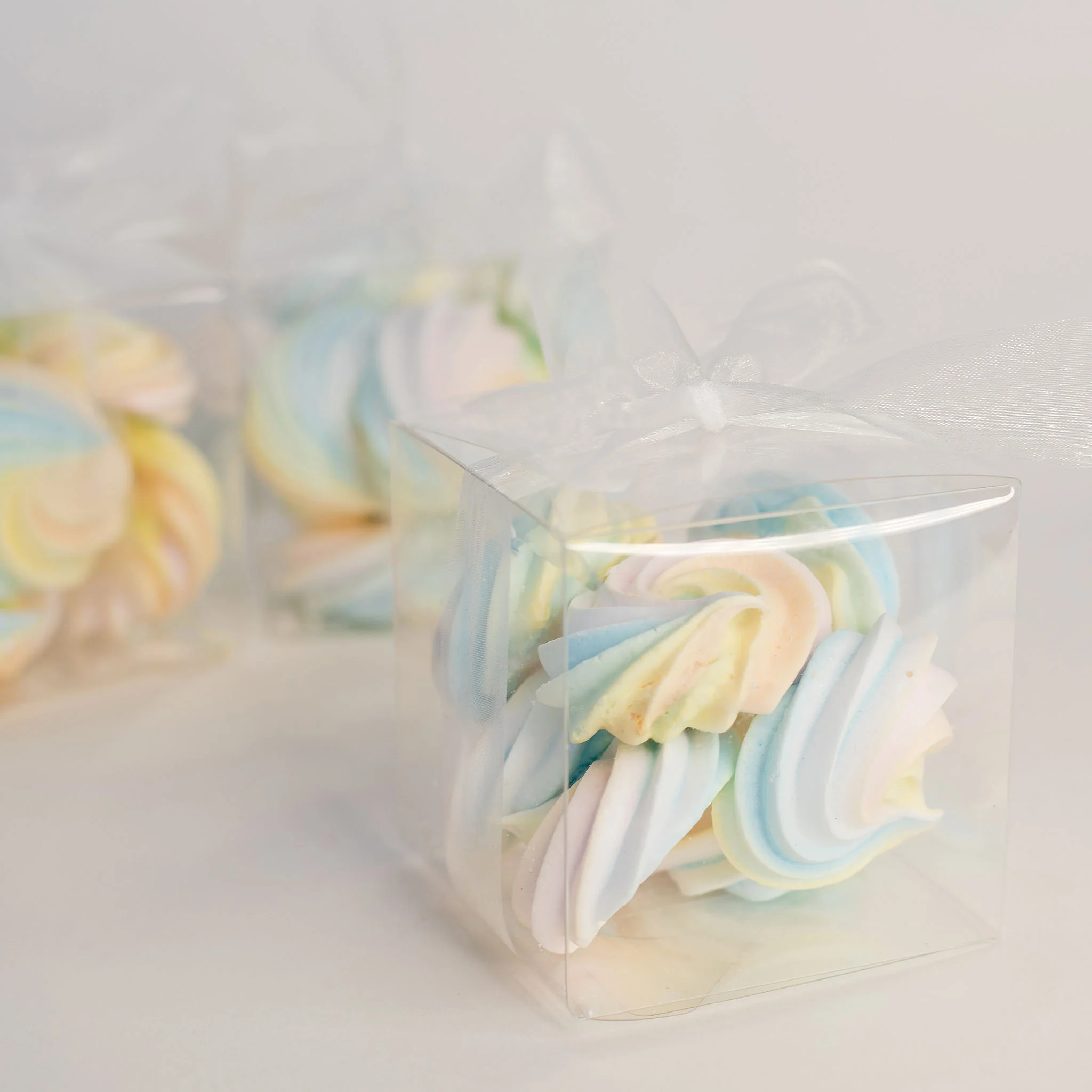 Pastel Meringues - Image 3