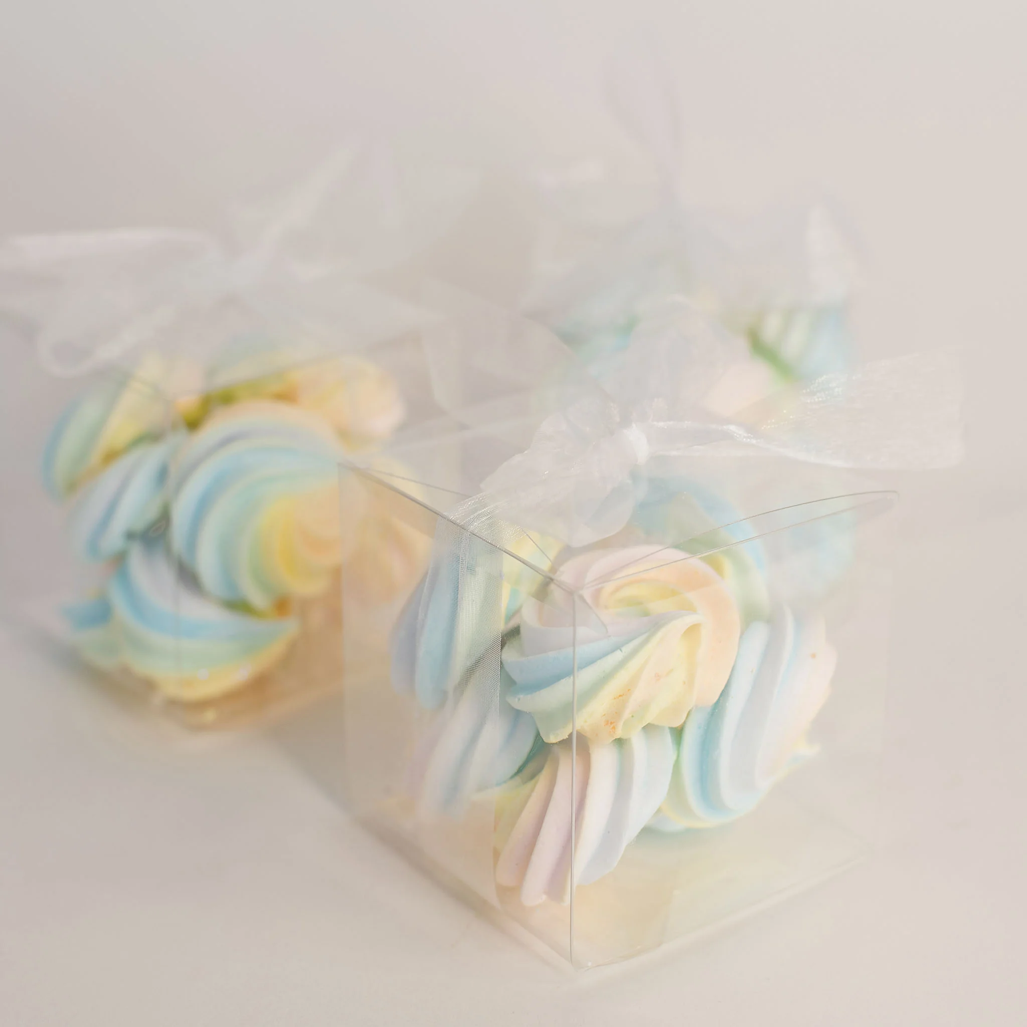Pastel Meringues - Image 4