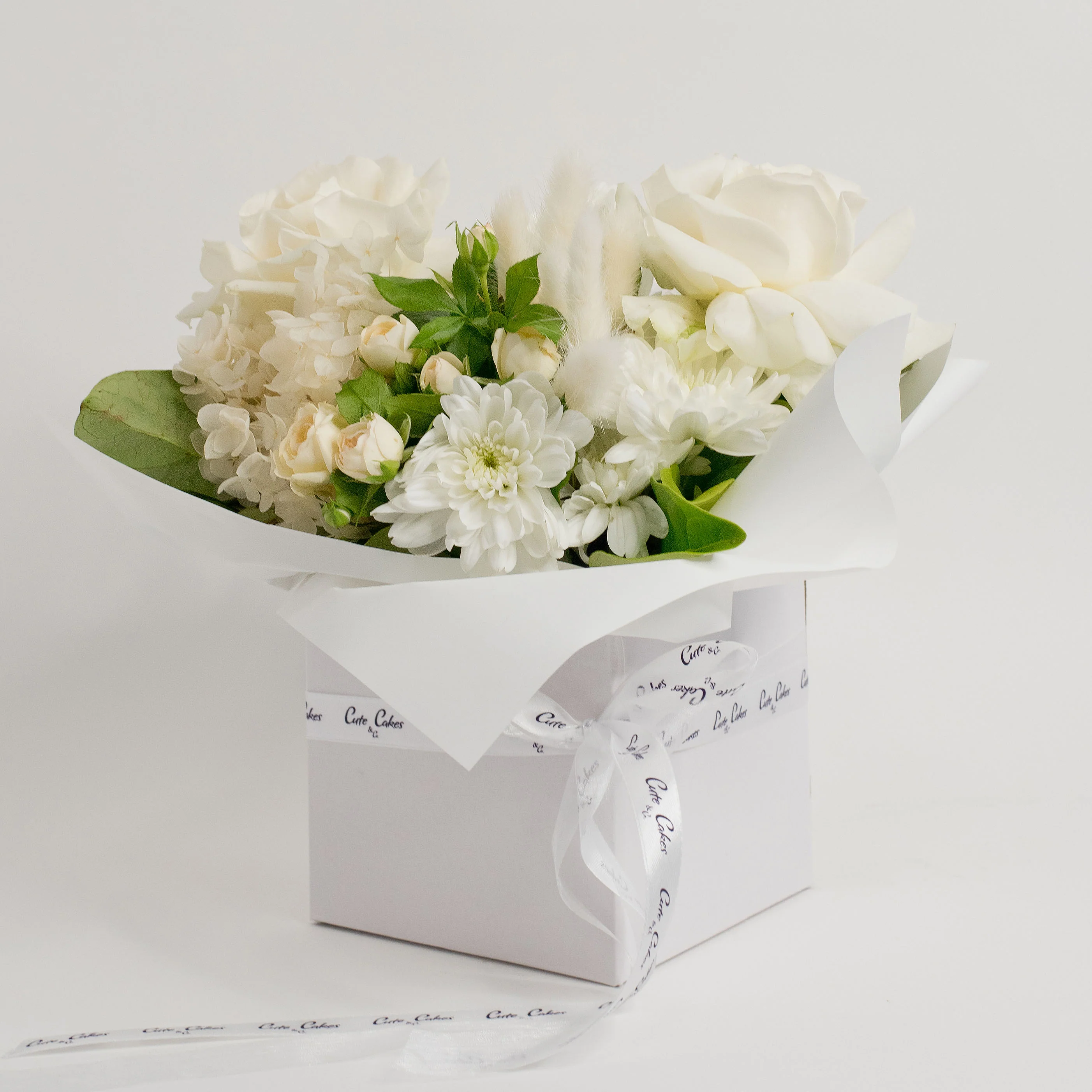 Stunning Fresh Flower Arrangements - Image 8