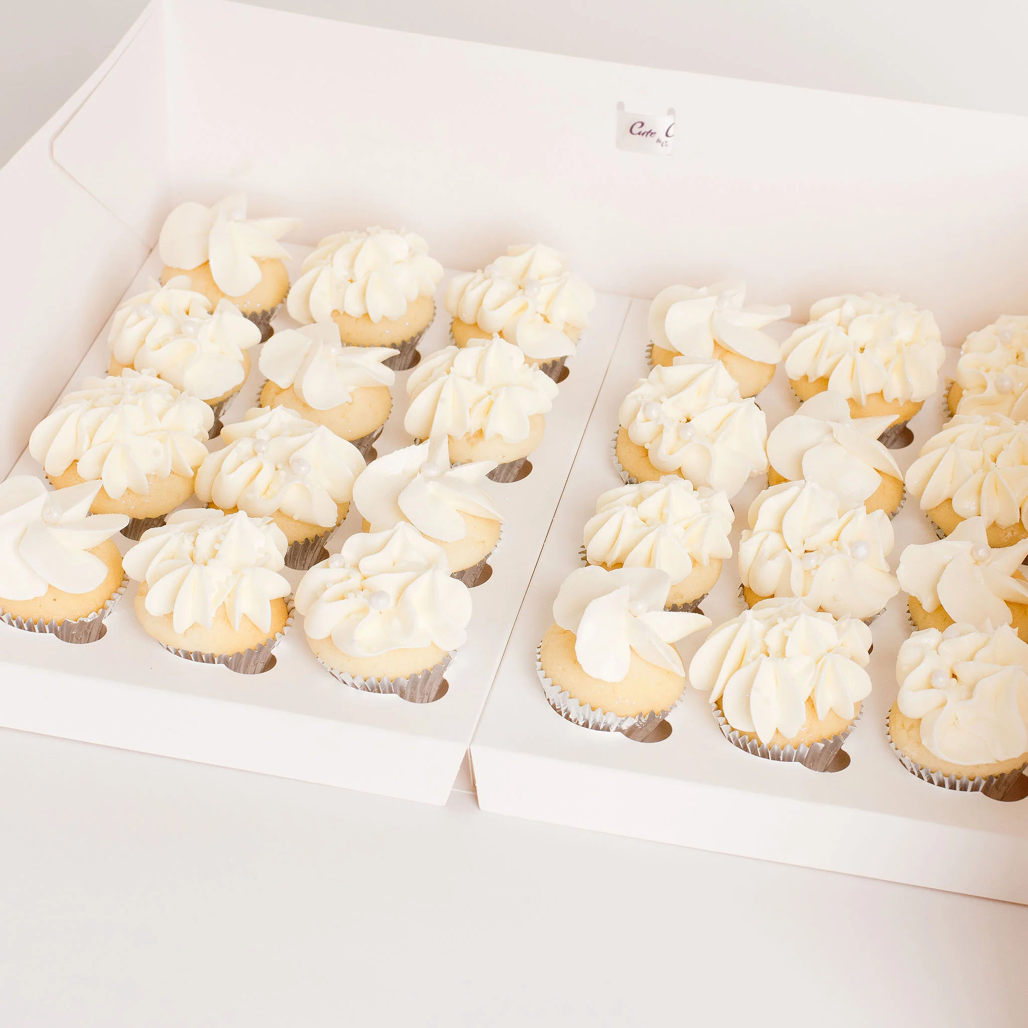 Mini Gender Reveal - Vintage ( Light Vanilla Butter Cake ) - Image 6